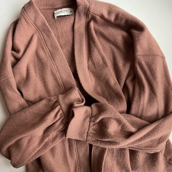 Abercrombie cropped cardigan - Picture 2 of 5
